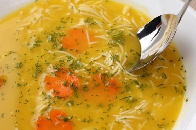 Гороховый суп с курицей и вермишелью