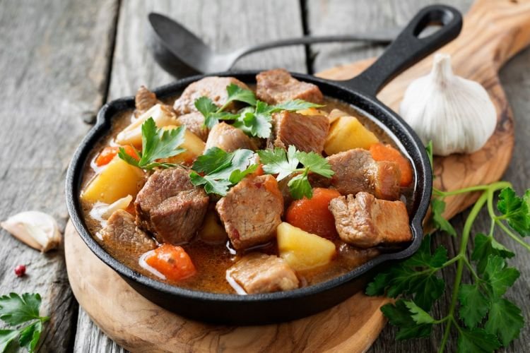 20 отличных рецептов жаркого из свинины с картошкой