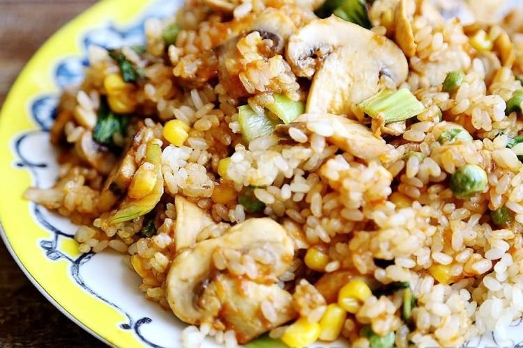 Рис с грибами и кукурузой