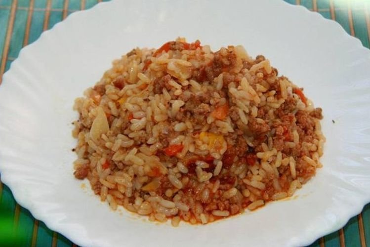 Рис с овощами и фаршем