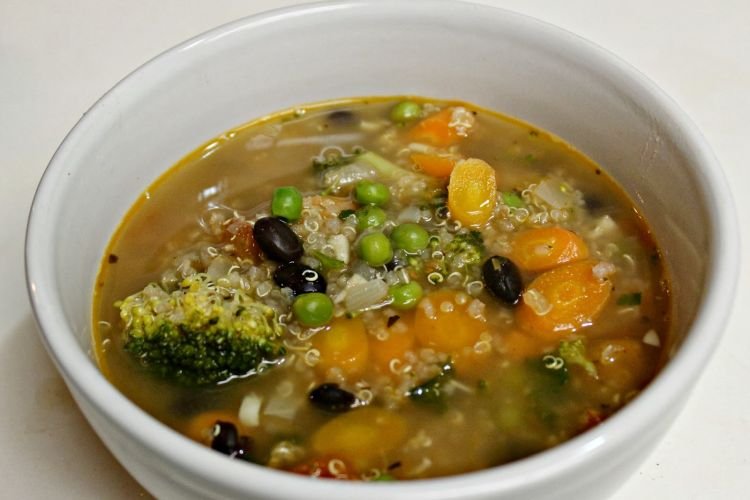 Овощной суп с киноа