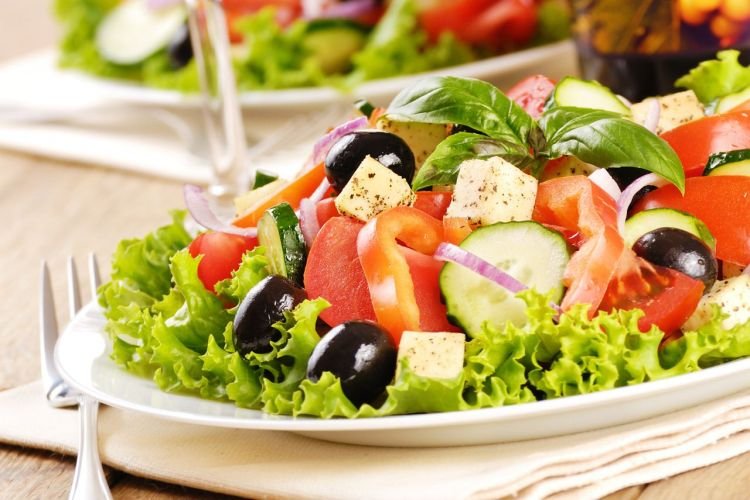 Греческий салат к шашлыку