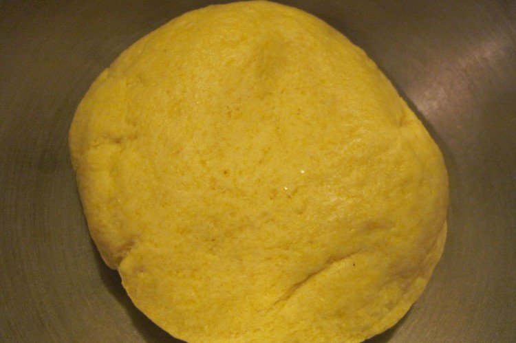 Тесто на манты с кукурузной мукой