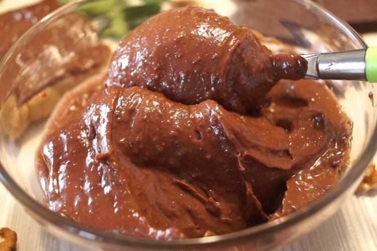 Шоколадный крем с орехами