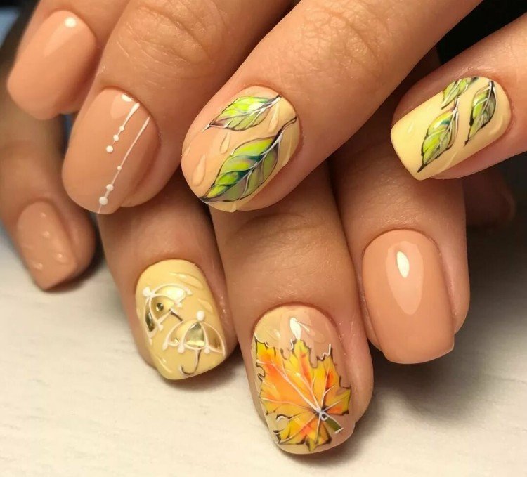 Рисунки с листьями на ногтях