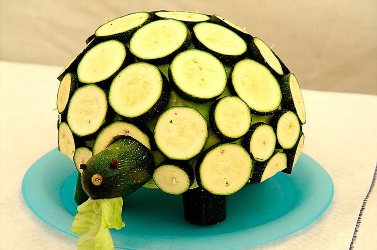 Черепаха из кабачков