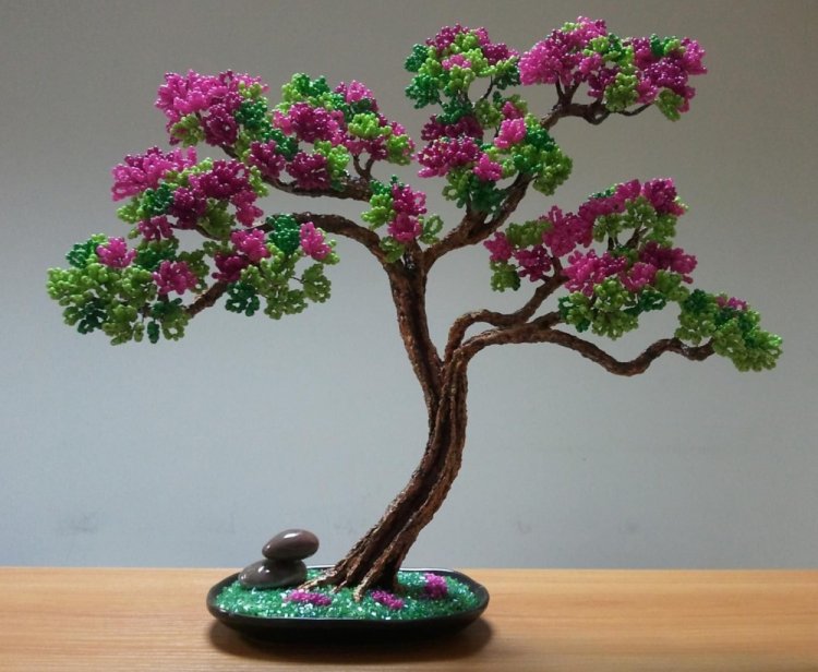 Декоративное дерево из бисера