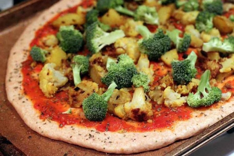 Домашняя пицца с овощами
