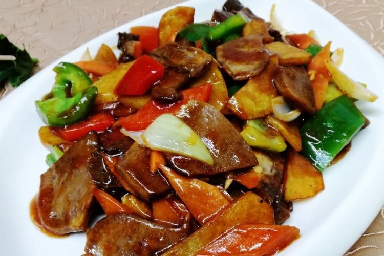 Свиной язык с овощами по-китайски