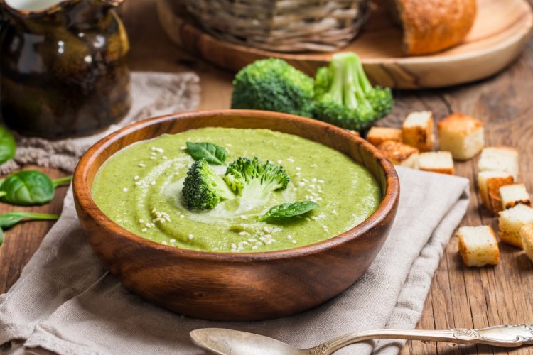 15 супов-пюре из брокколи, которые разнообразят твой рацион