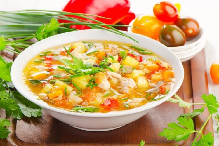 Суп со свининой, овощами и сельдереем