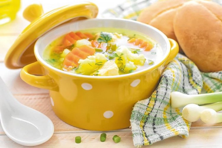 Картофельный суп с курицей и корнем сельдерея