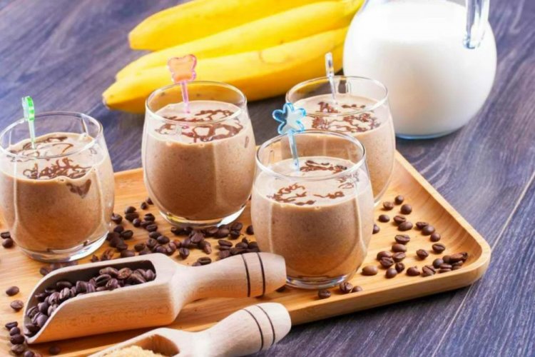Бананово-кофейный смузи с молоком