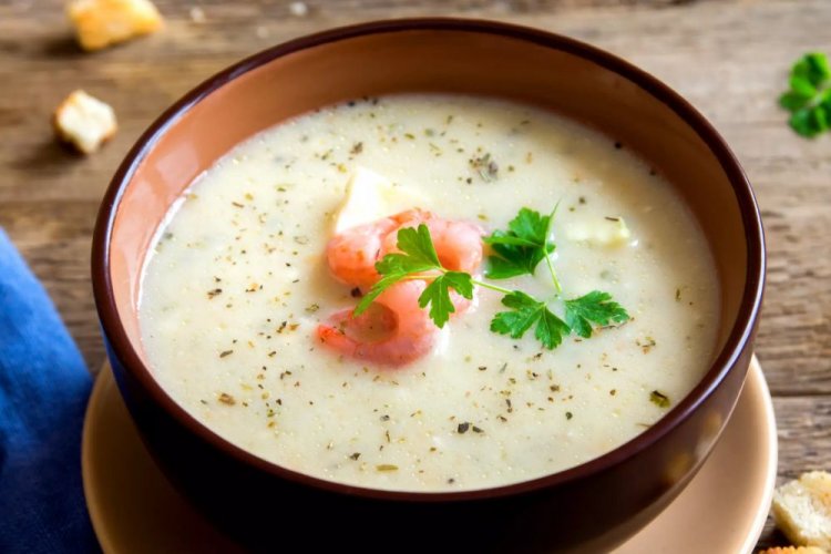 Суп с плавленым сыром, чесноком и креветками