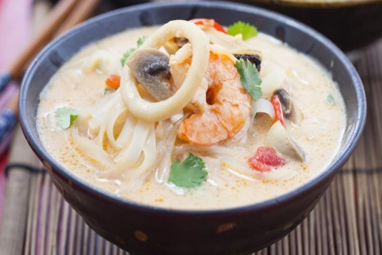 Сливочный суп с креветками и морепродуктами