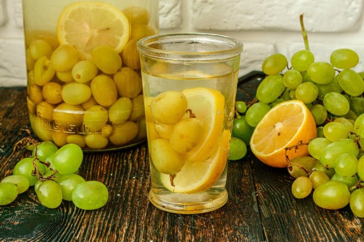 Компот из винограда с лимоном на зиму