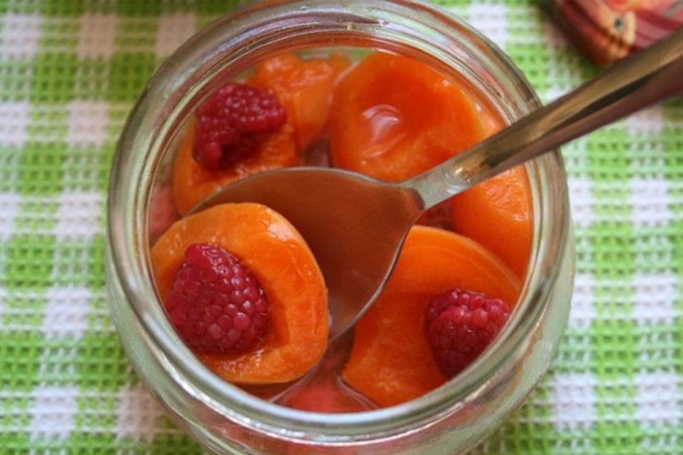 Варенье из абрикосов и малины