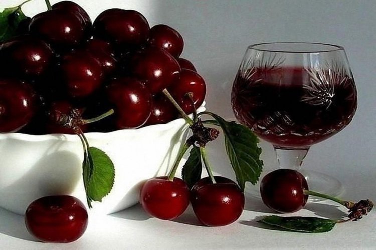 Вино из вишни с живыми дрожжами