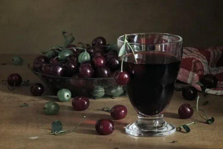 Вино из вишни и крыжовника