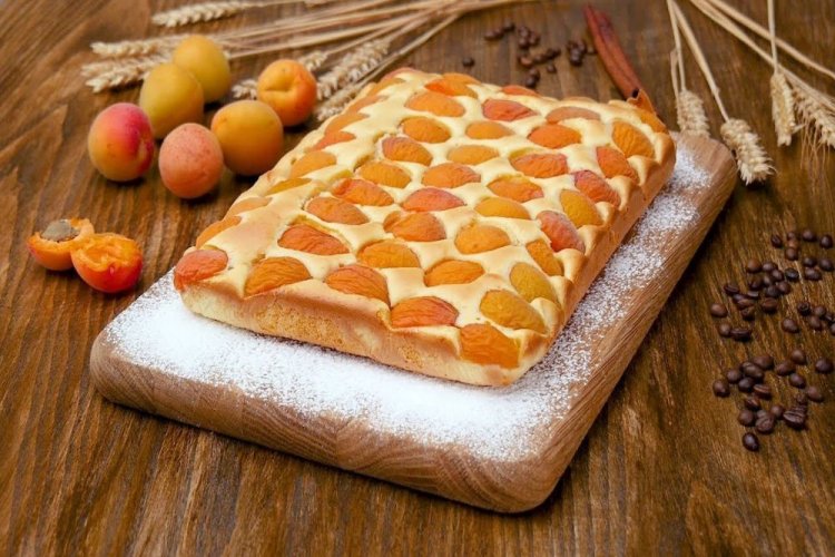 Классический пирог с абрикосами