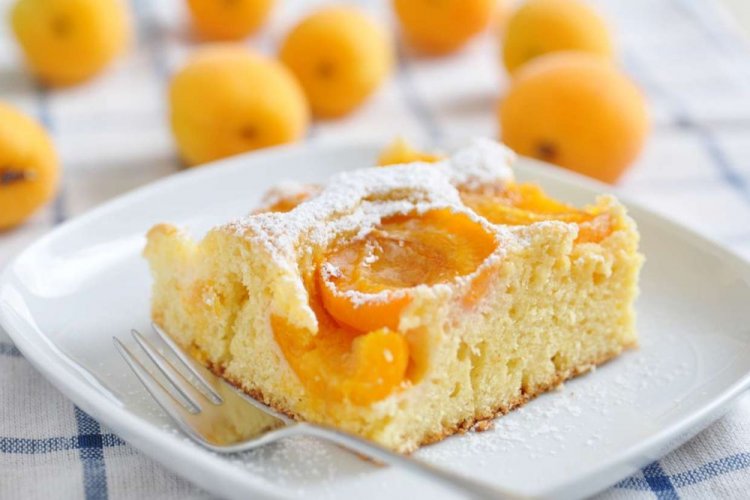 Нежный пирог с абрикосами на сливках