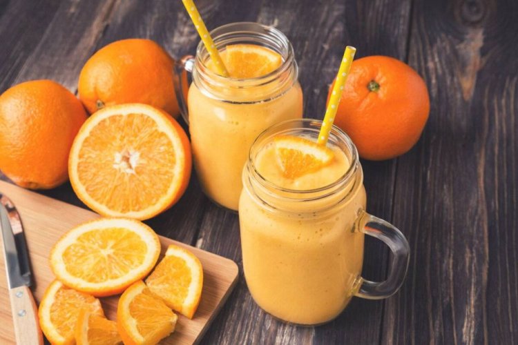 Апельсиновый смузи с кефиром и медом