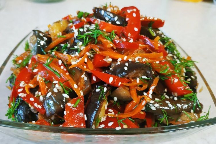Баклажаны по-корейски с овощами и рыбным соусом