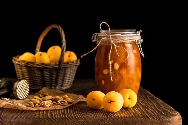 20 простых рецептов варенья из абрикосов с ядрышками