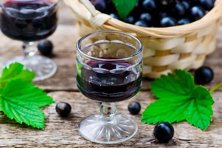 Вино из листьев и ягод черной смородины