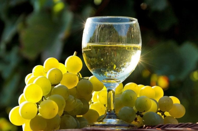 Вино из белой смородины и белого винограда