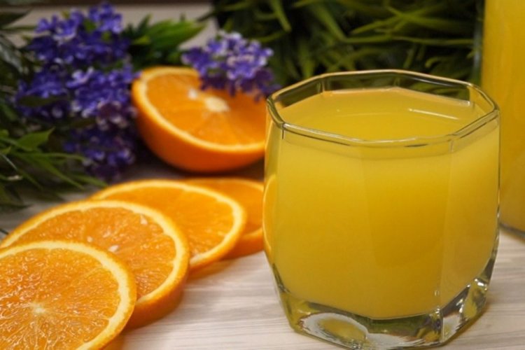Сок из крыжовника и апельсинов на зиму