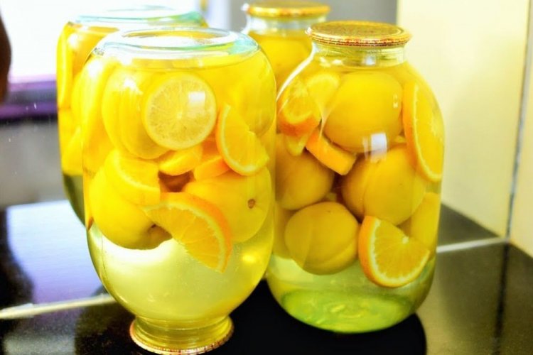 Компот из персиков и лимонов без стерилизации