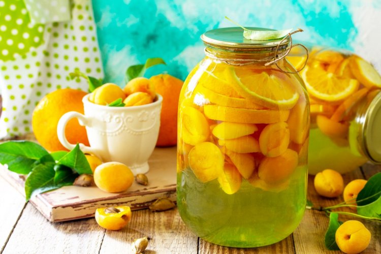 10 легких рецептов компота из абрикосов и апельсинов на зиму