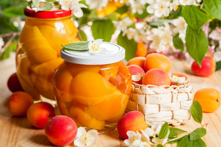 8 простых рецептов персиков в собственном соку на зиму