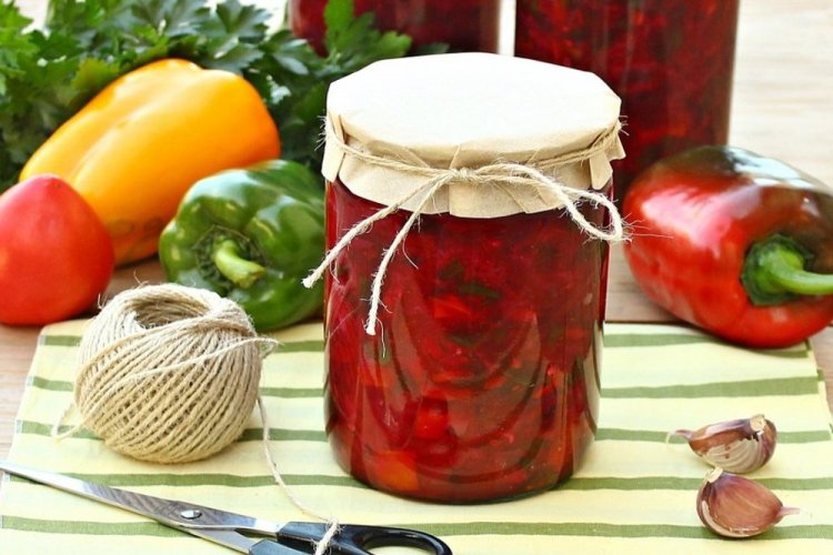 Заправка для борща с болгарским перцем, зеленью и томатным соком