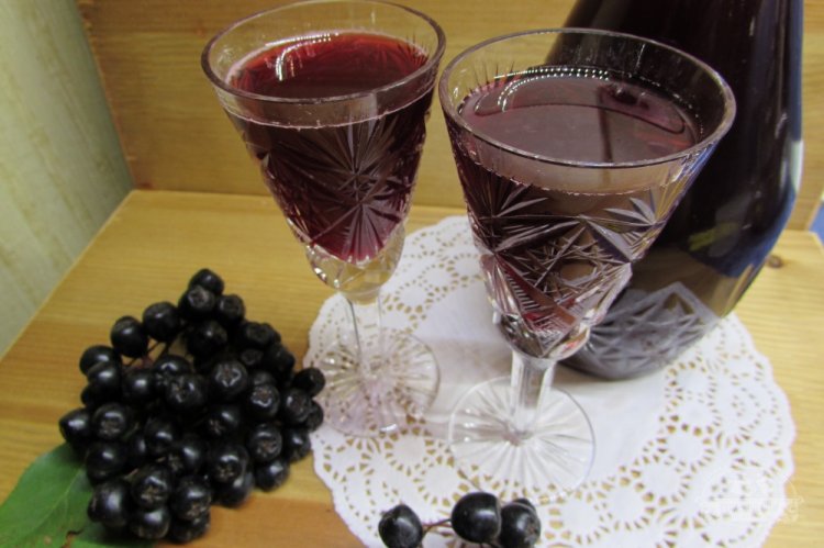 Вино из черноплодной рябины с дрожжами