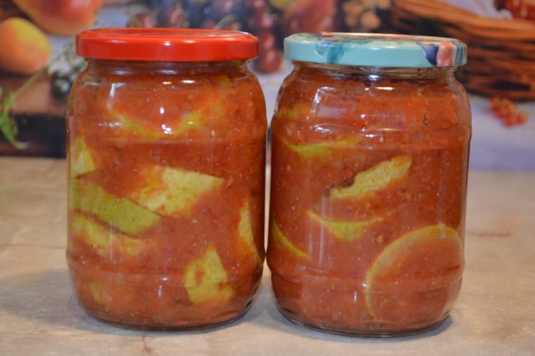 Кабачки в соусе из свежих помидоров