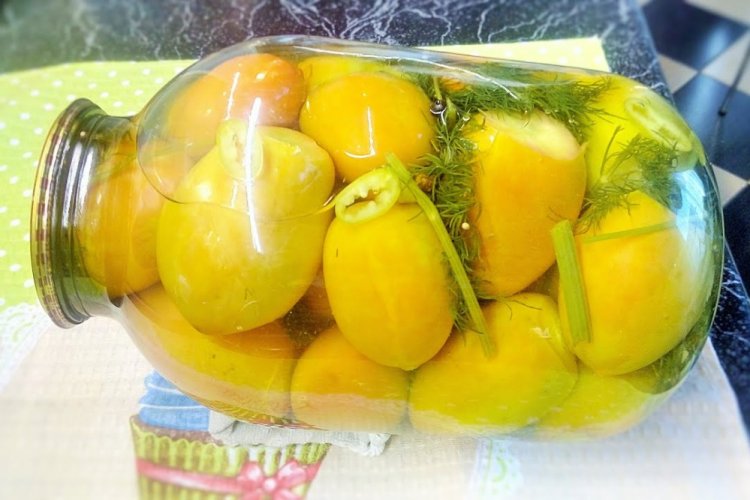 Желтые помидоры с лимонной кислотой на зиму