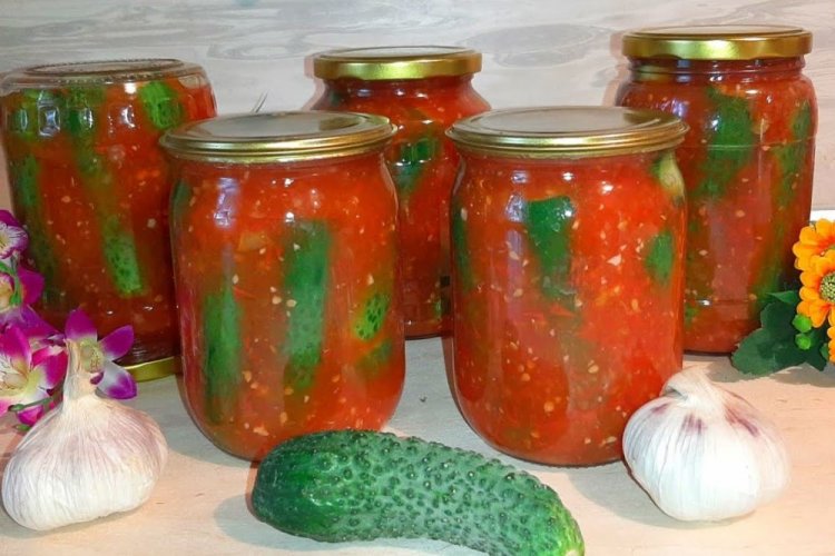 Огурцы в остром томатном соусе на зиму