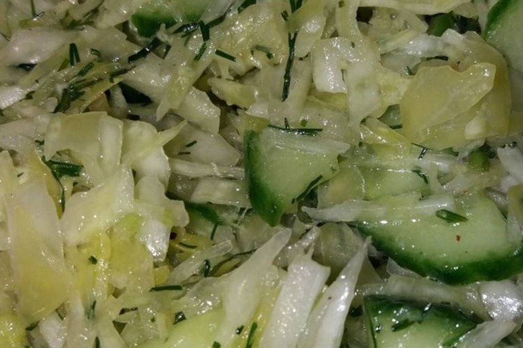 Салат из огурцов и капусты без уксуса