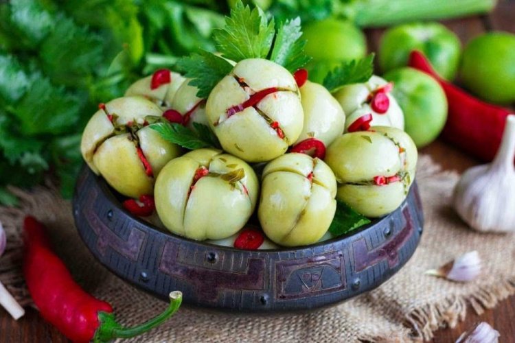 Зеленые помидоры по-армянски на зиму