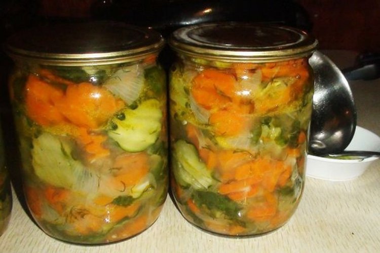 Салат из огурцов и моркови кружочками