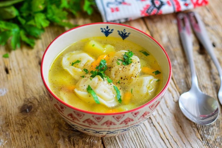 Суп с пельменями – классический рецепт