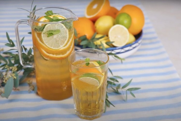 Лимонад из апельсинов, лимонов и лайма