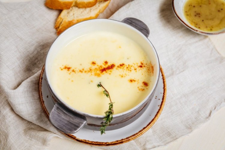 Сырный крем-суп с соевым соусом