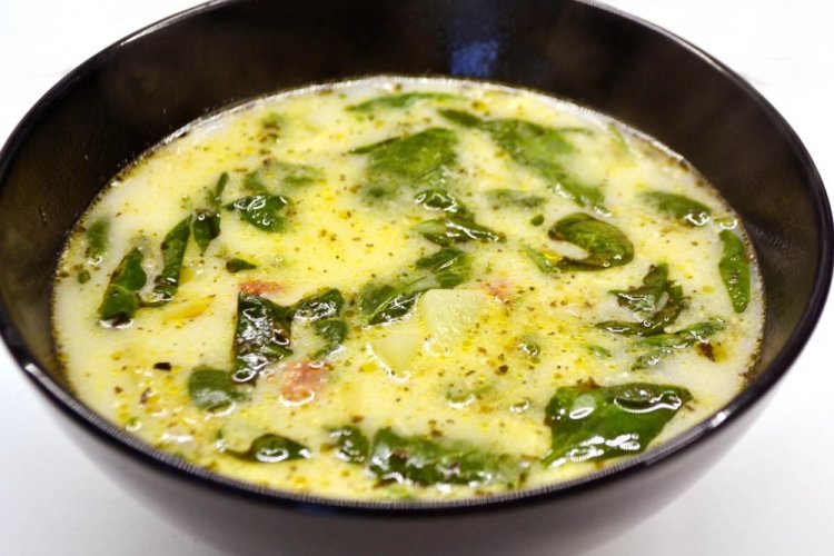 Овощной суп со шпинатом и рисовым молоком