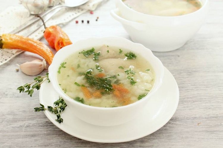 Кето-суп с курицей и беконом