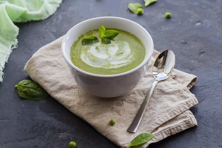Суп с зеленым горошком и кокосовым молоком