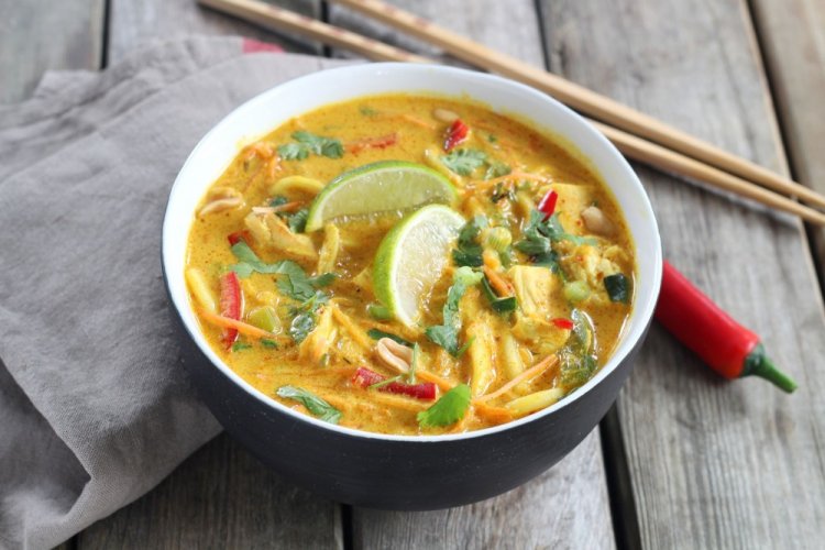 Овощной суп с карри по-тайски