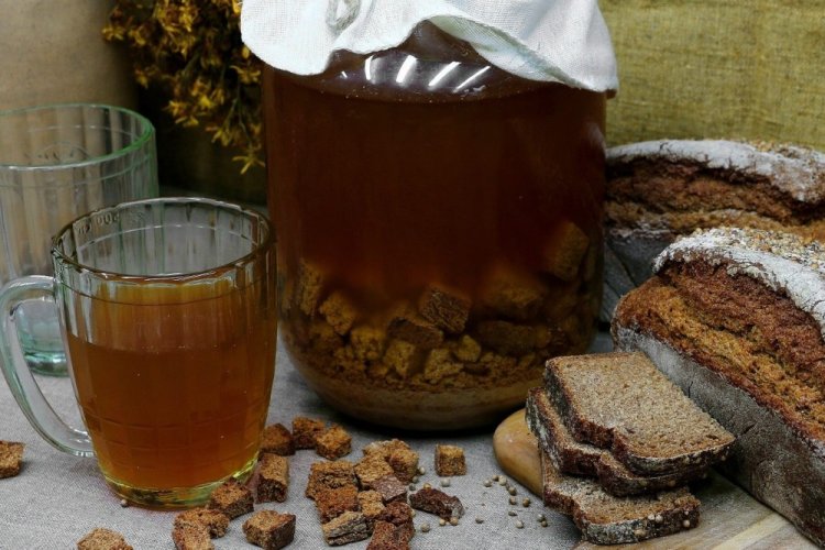 Домашний квас из ржаного хлеба: 12 рецептов на любой вкус